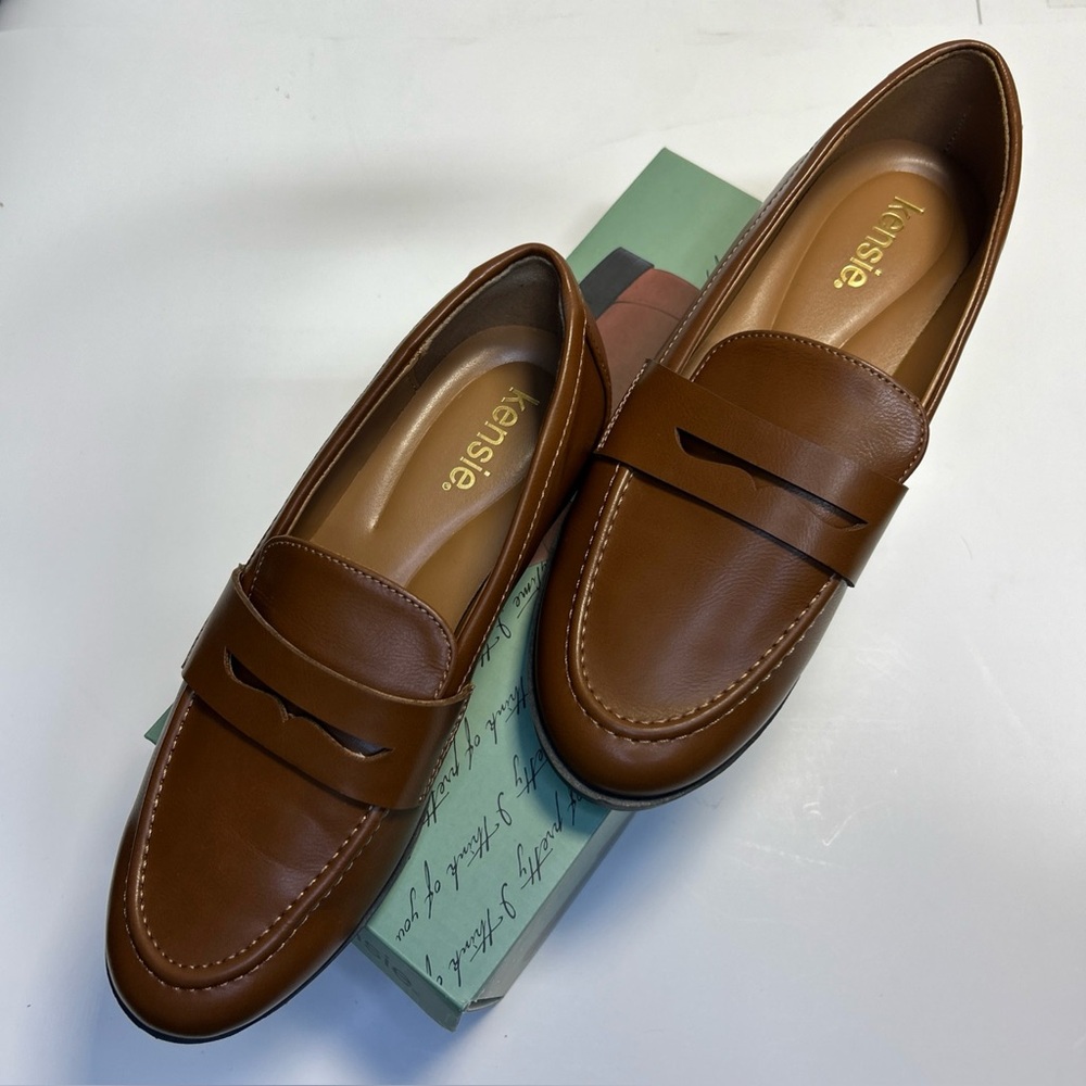 Kensie women’s Tan Leather Loafers size 7